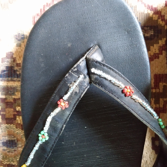 CLASSIFIED Floral Beadwork Platform Flip Flops - Picture 7 of 7